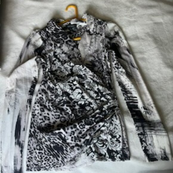 Office to evening pull on style top with side gathering. - Picture 3 of 4